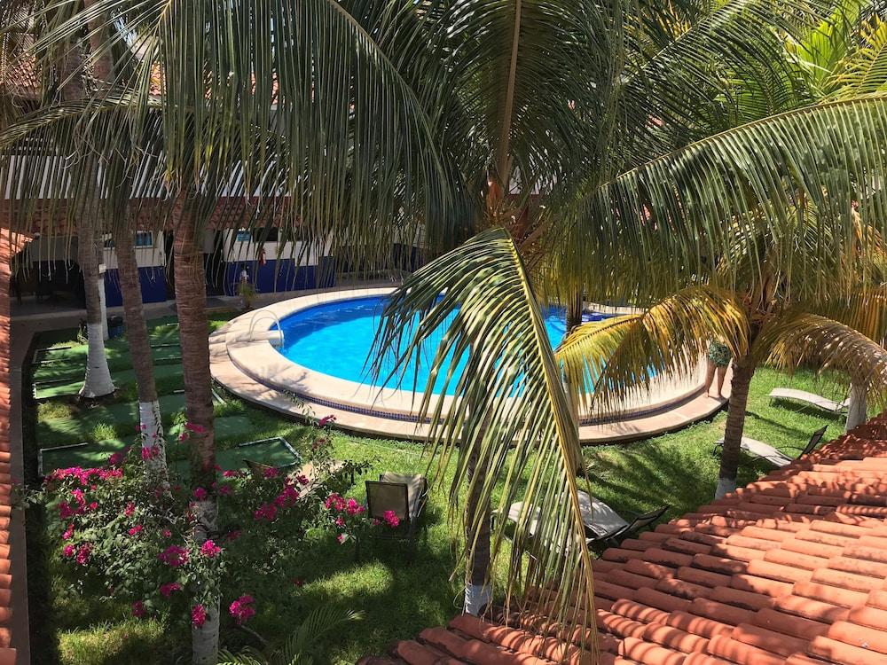 Hotel Plaza Almendros, Ilha das Mulheres Exterior foto